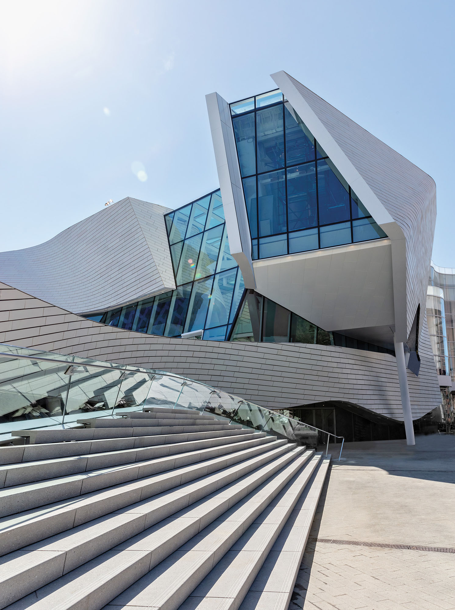 An exterior image of the orange county museum of art showing stairs and windows